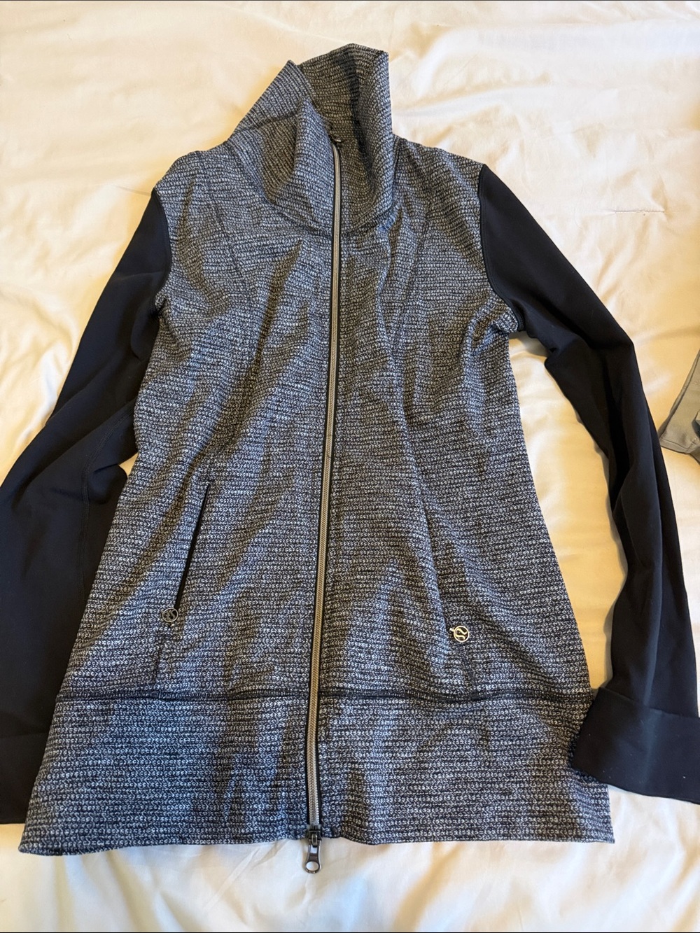 Lululemon Women's Black & Gray Zip-Front Jacket